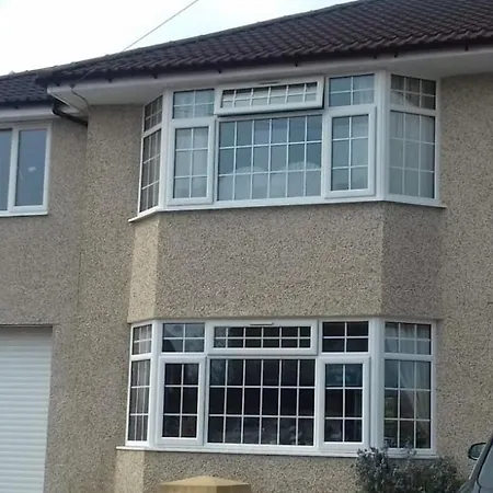 Self-contained Own Entrance Split Level With Parking 公寓 *